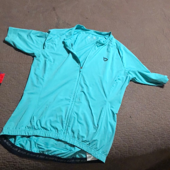 Baleaf running shirt large with pockets and reflective places - Picture 1 of 11
